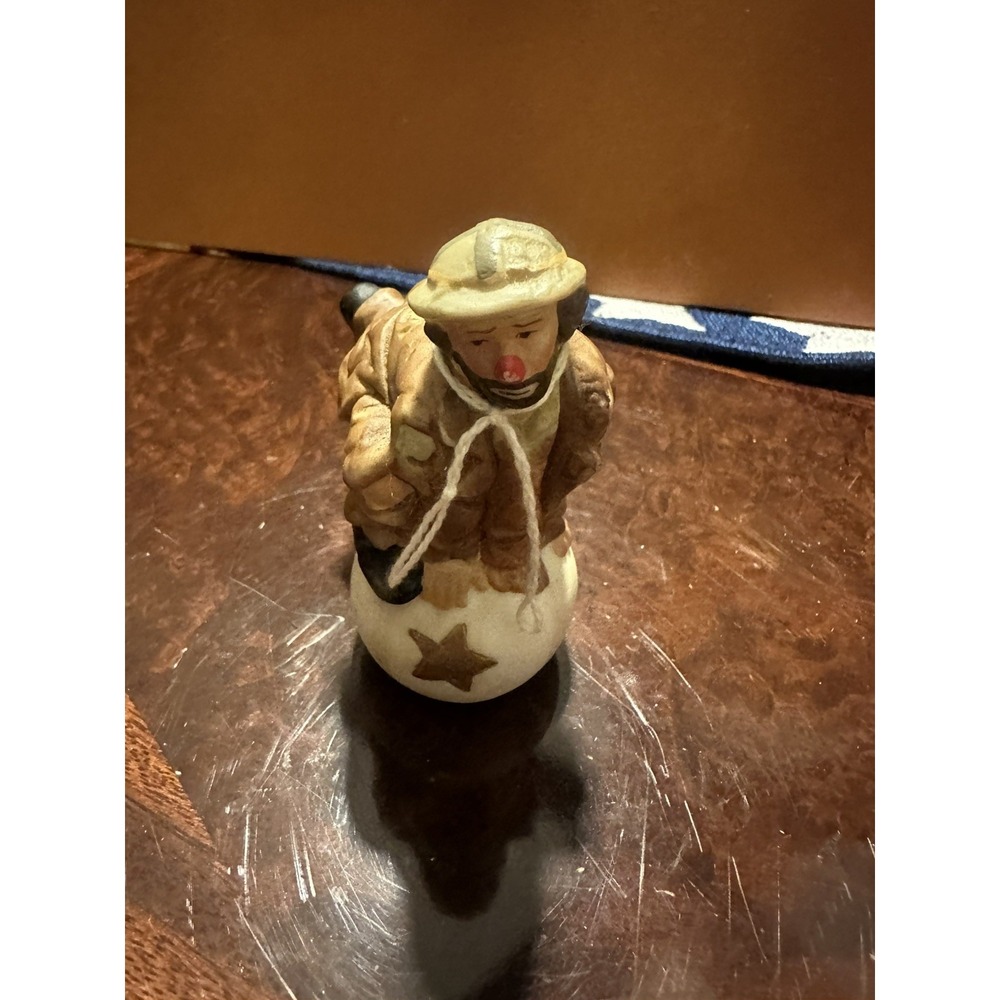 Emmett Kelly Jr. Clown Balancing on Gold Star Ball Handstand Legs Up lambro Hobo
